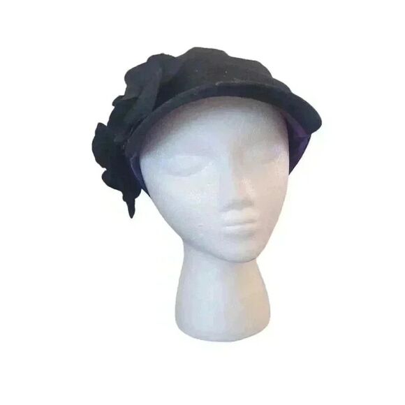 Target Women's Black Poly/Wool Purple Lined Newsboy Cap w Floral Accent - Picture 4 of 10